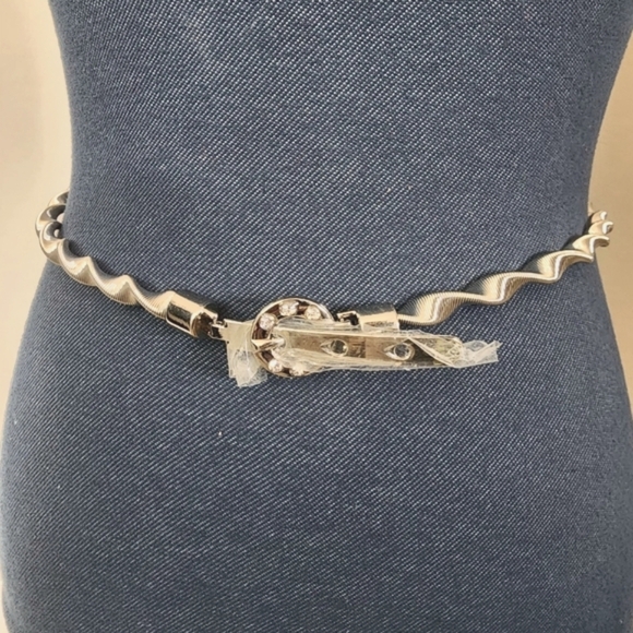 Silver Swirl Spring Stretch Fashion Belt - Picture 8 of 11